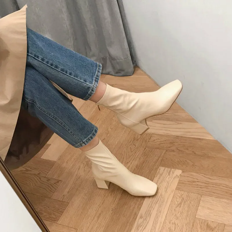 Обувки Martin Жените в Британския стил, пролетно-есенни тънки Обувки 2021 г. с квадратни пръсти на Дебелите Токчета, червени Къси Ботуши на Тънък Висок ток Изображение 0